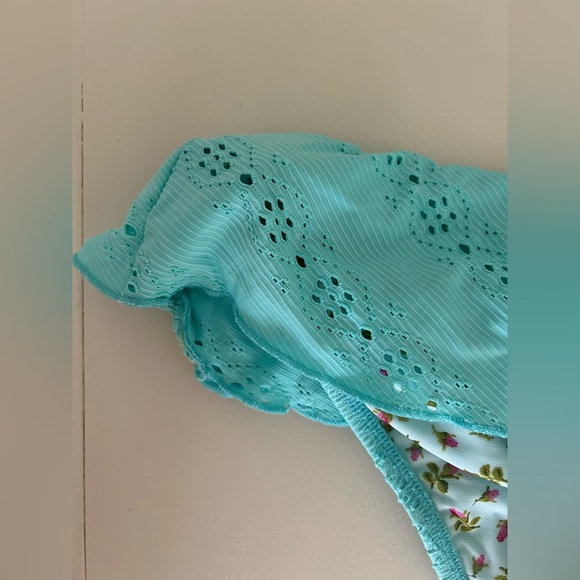 y2k Betsey Johnson Aqua and Lime Green Eyelet and Mesh Bikini 
Size: Small
EUC - Picture 13 of 16